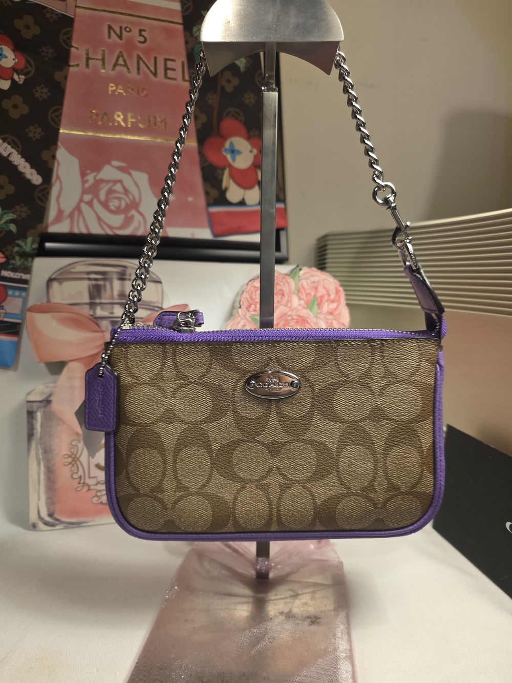 🔥LOW START🔥Coach Signature Canvas Wristlet with Purple Trim - Picture 5 of 10